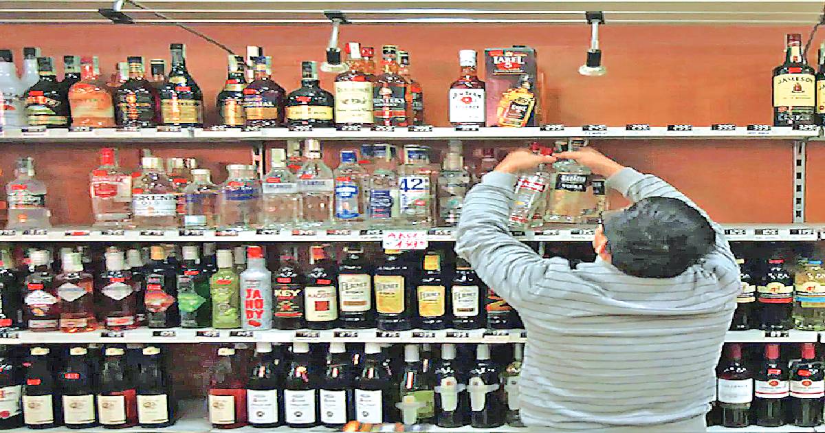 Liquor contractors & excise dept taint the image of state